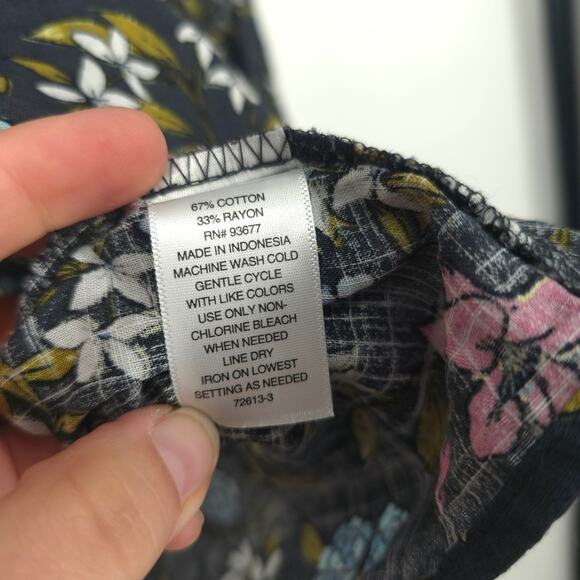 a.n.a. A New Approach Gray Lilith Floral Print Peasant Top Size 2X NWT - Picture 9 of 10